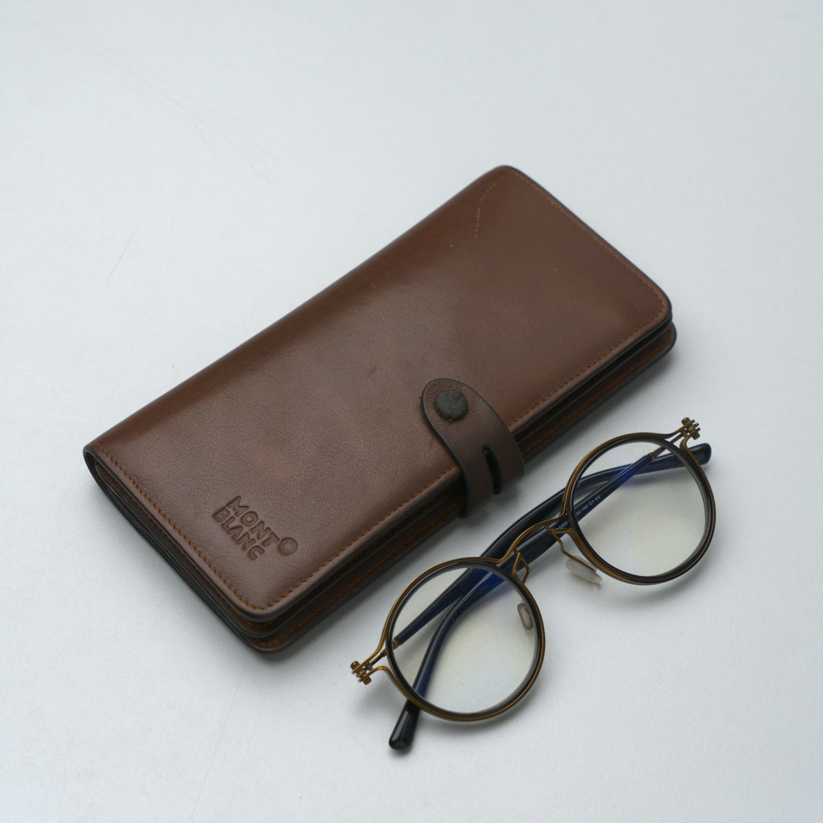 LEATHER CASE
